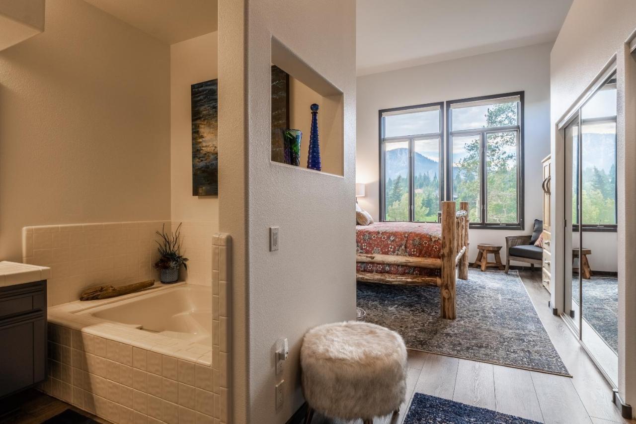 Holiday home Great Views Fully Renovated Luxury 4 Bedroom 3 Full Bathrooms And Half Bath Snowcreek 732 Phase V *