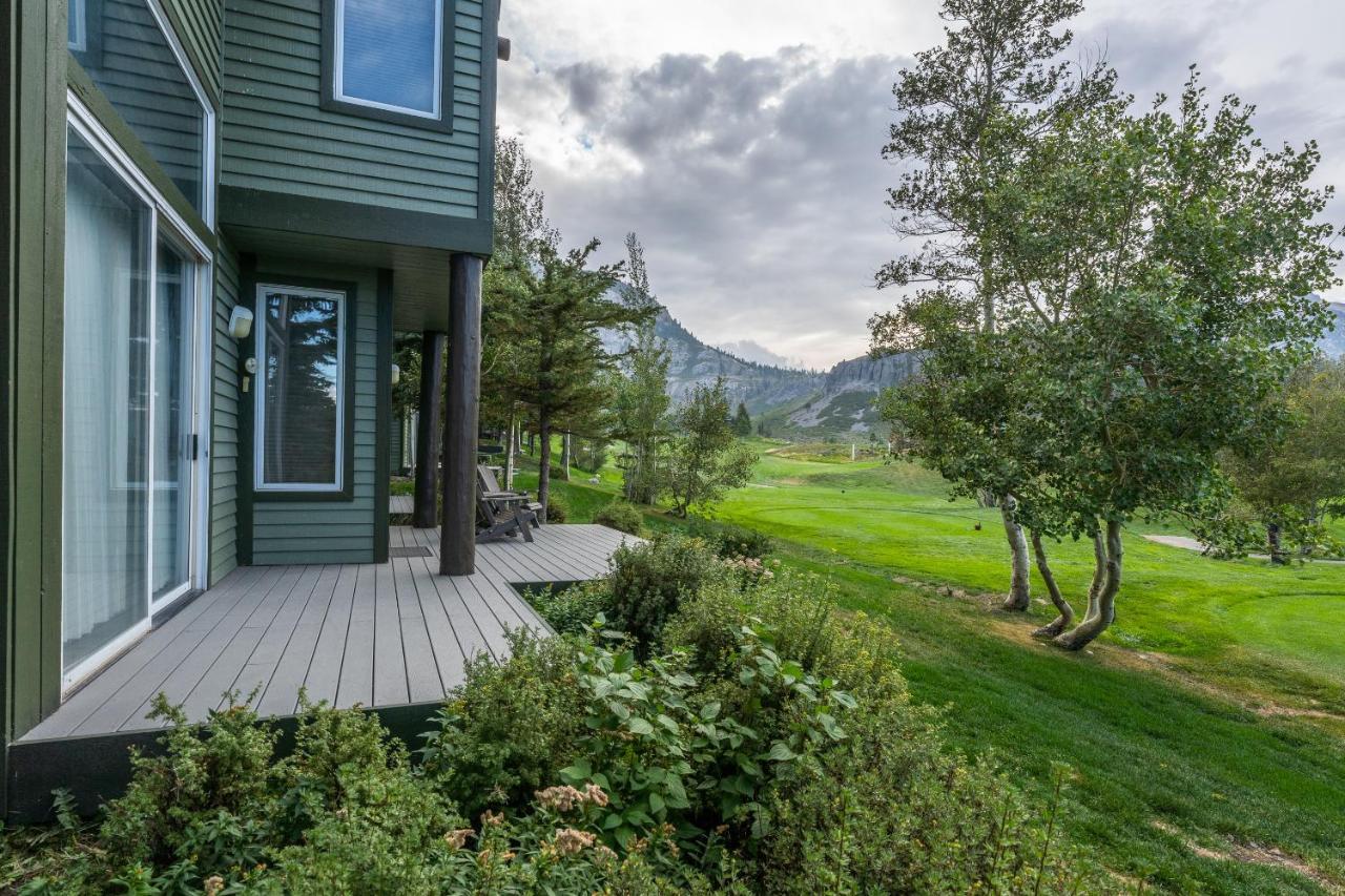 Great Views Fully Renovated Luxury 4 Bedroom 3 Full Bathrooms And Half Bath Snowcreek 732 Phase V Holiday home Mammoth Lakes