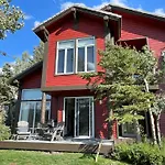 Great Views Fully Renovated Luxury 4 Bedroom 3 Full Bathrooms And Half Bath Snowcreek 732 Phase V