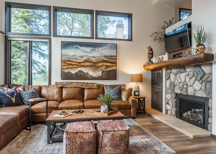 Great Views Fully Renovated Luxury 4 Bedroom 3 Full Bathrooms And Half Bath Snowcreek 732 Phase V