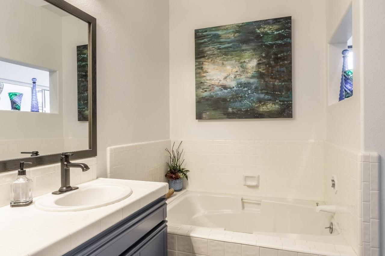 Great Views Fully Renovated Luxury 4 Bedroom 3 Full Bathrooms And Half Bath Snowcreek 732 Phase V * Mammoth Lakes