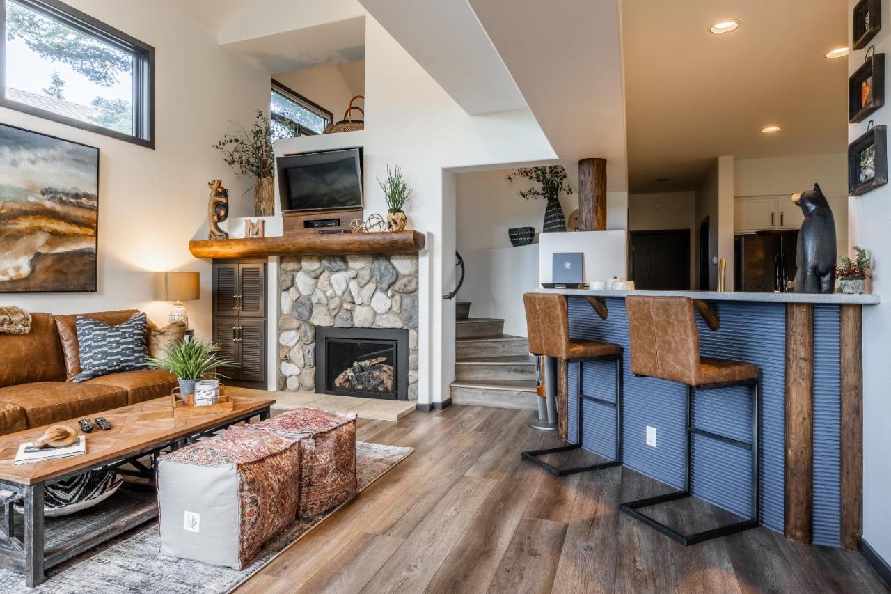 Great Views Fully Renovated Luxury 4 Bedroom 3 Full Bathrooms And Half Bath Snowcreek 732 Phase V Holiday home *