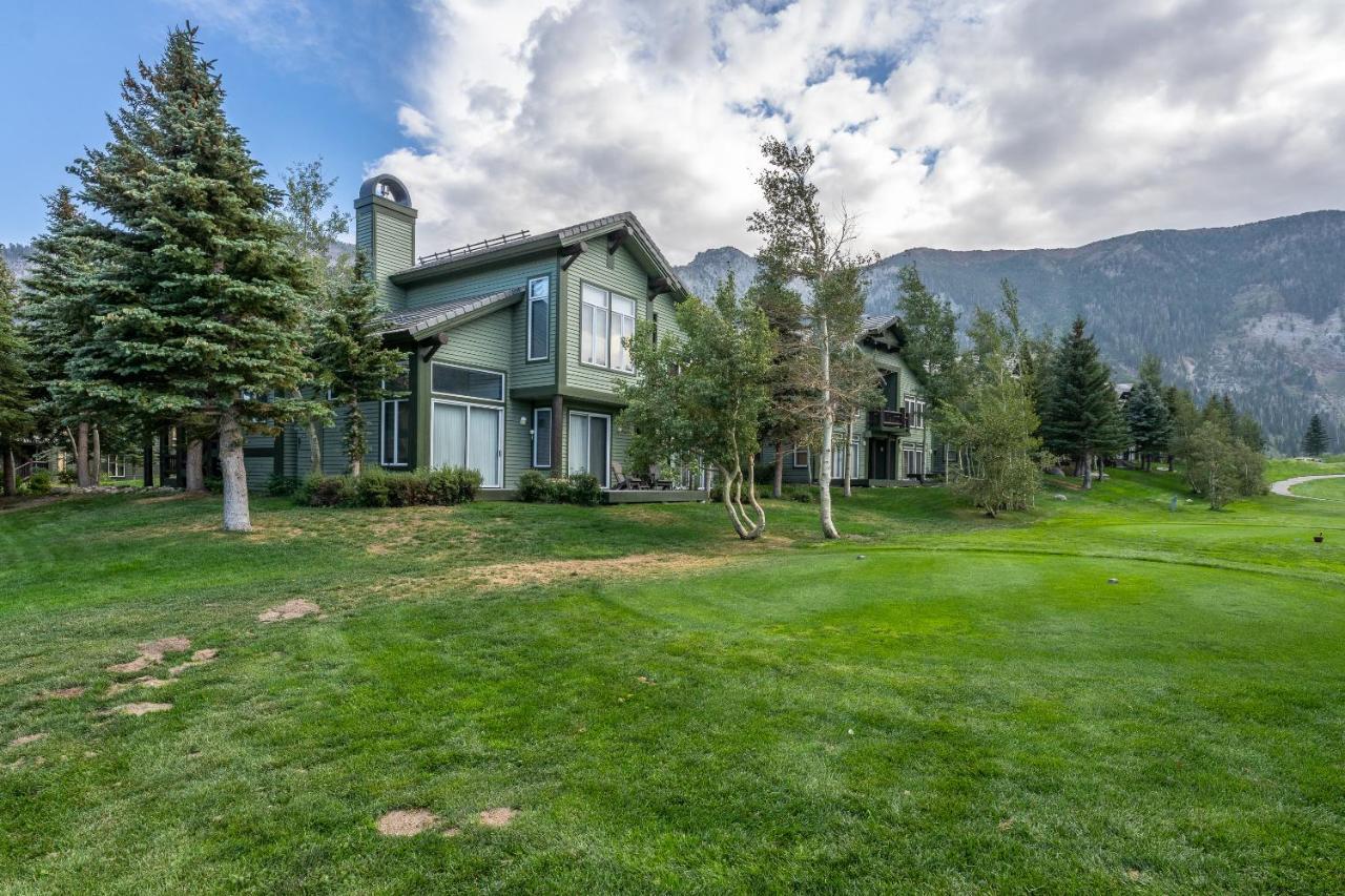 Holiday home Great Views Fully Renovated Luxury 4 Bedroom 3 Full Bathrooms And Half Bath Snowcreek 732 Phase V *