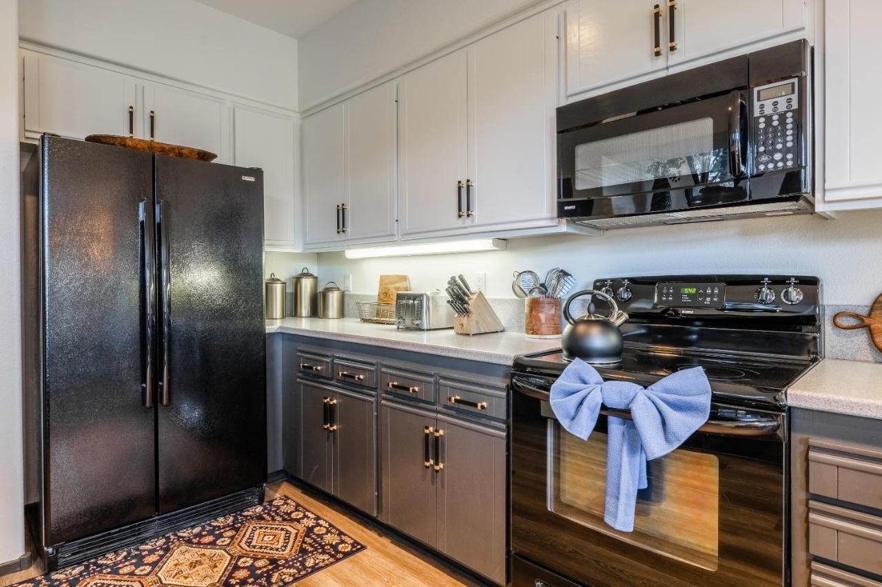 Great Views Fully Renovated Luxury 4 Bedroom 3 Full Bathrooms And Half Bath Snowcreek 732 Phase V Mammoth Lakes