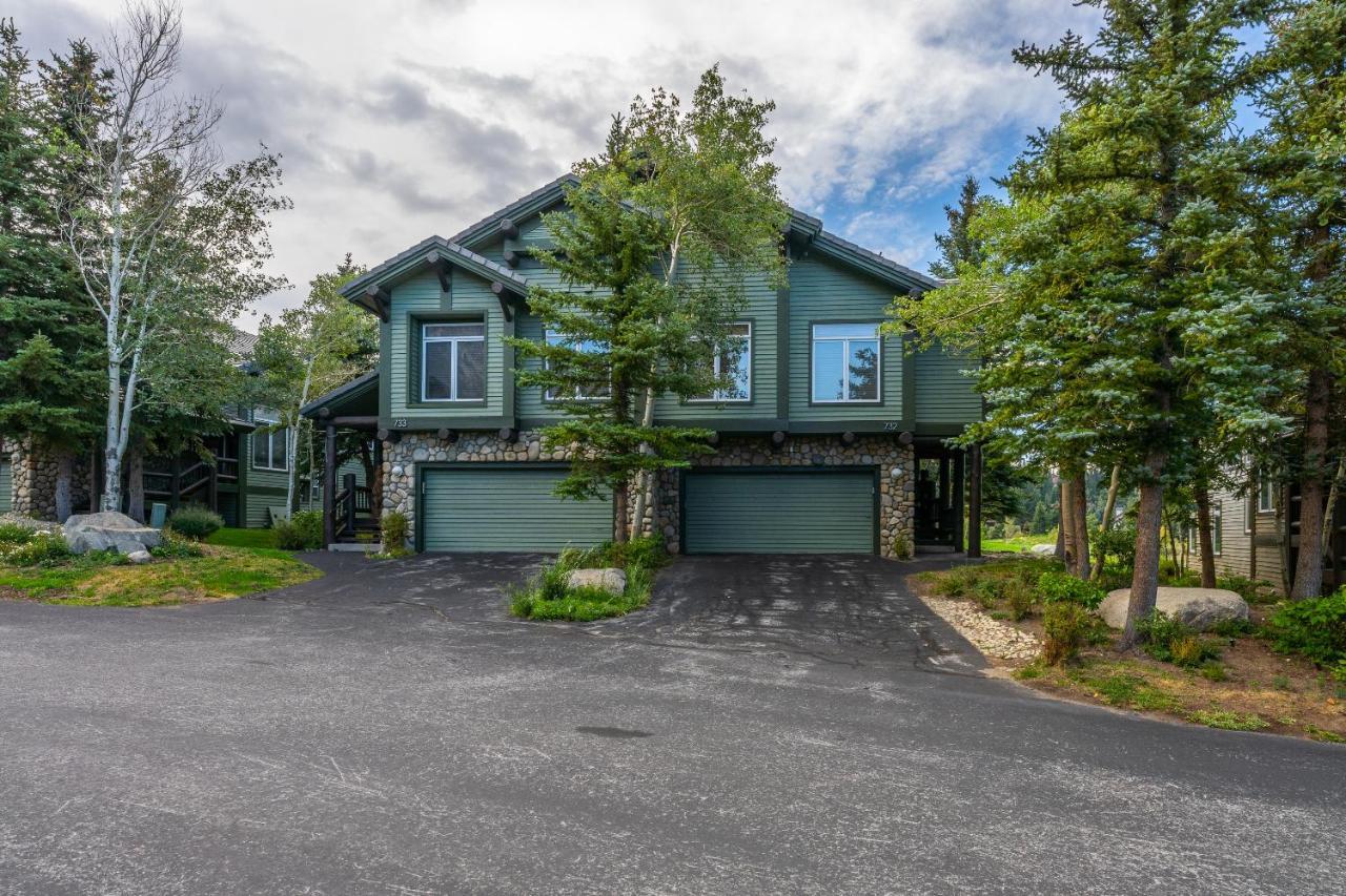 Great Views Fully Renovated Luxury 4 Bedroom 3 Full Bathrooms And Half Bath Snowcreek 732 Phase V Holiday home *