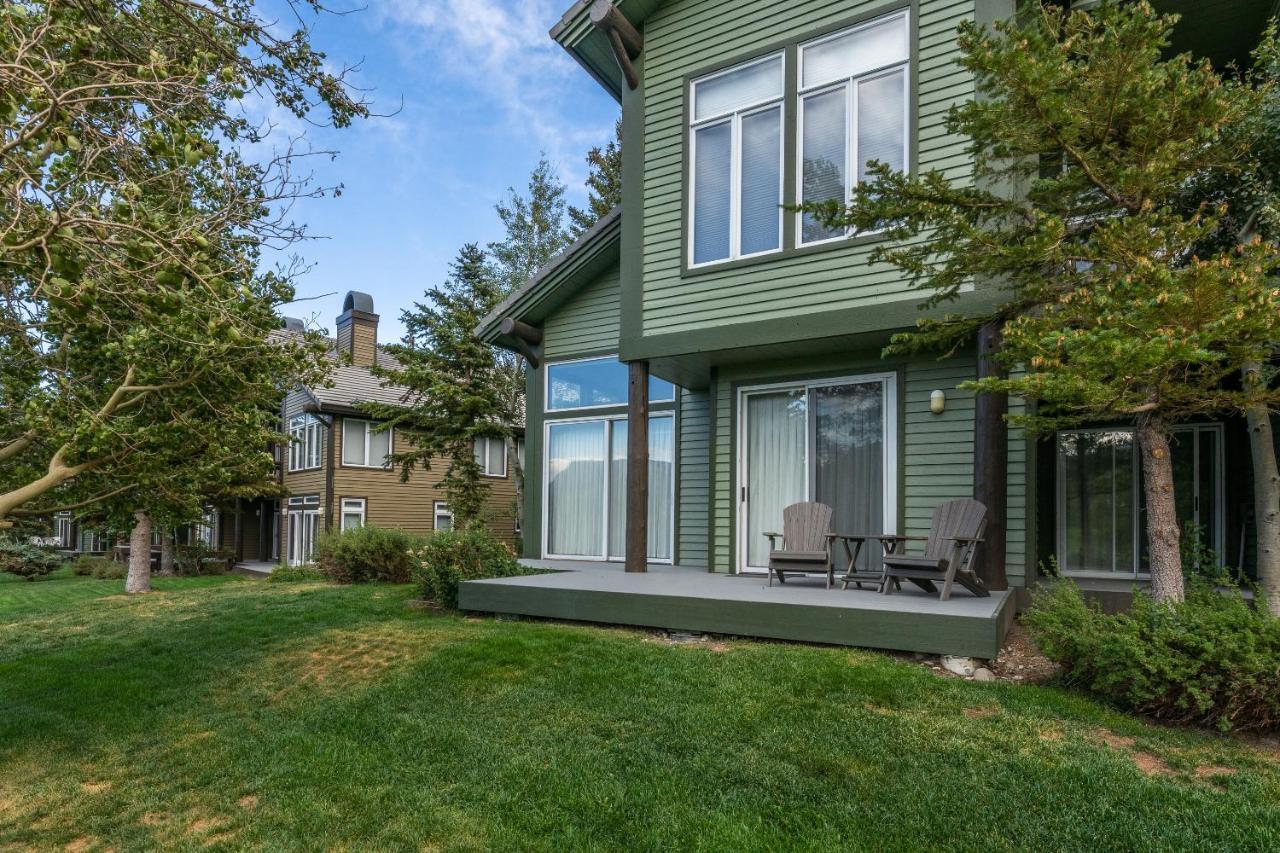 Great Views Fully Renovated Luxury 4 Bedroom 3 Full Bathrooms And Half Bath Snowcreek 732 Phase V