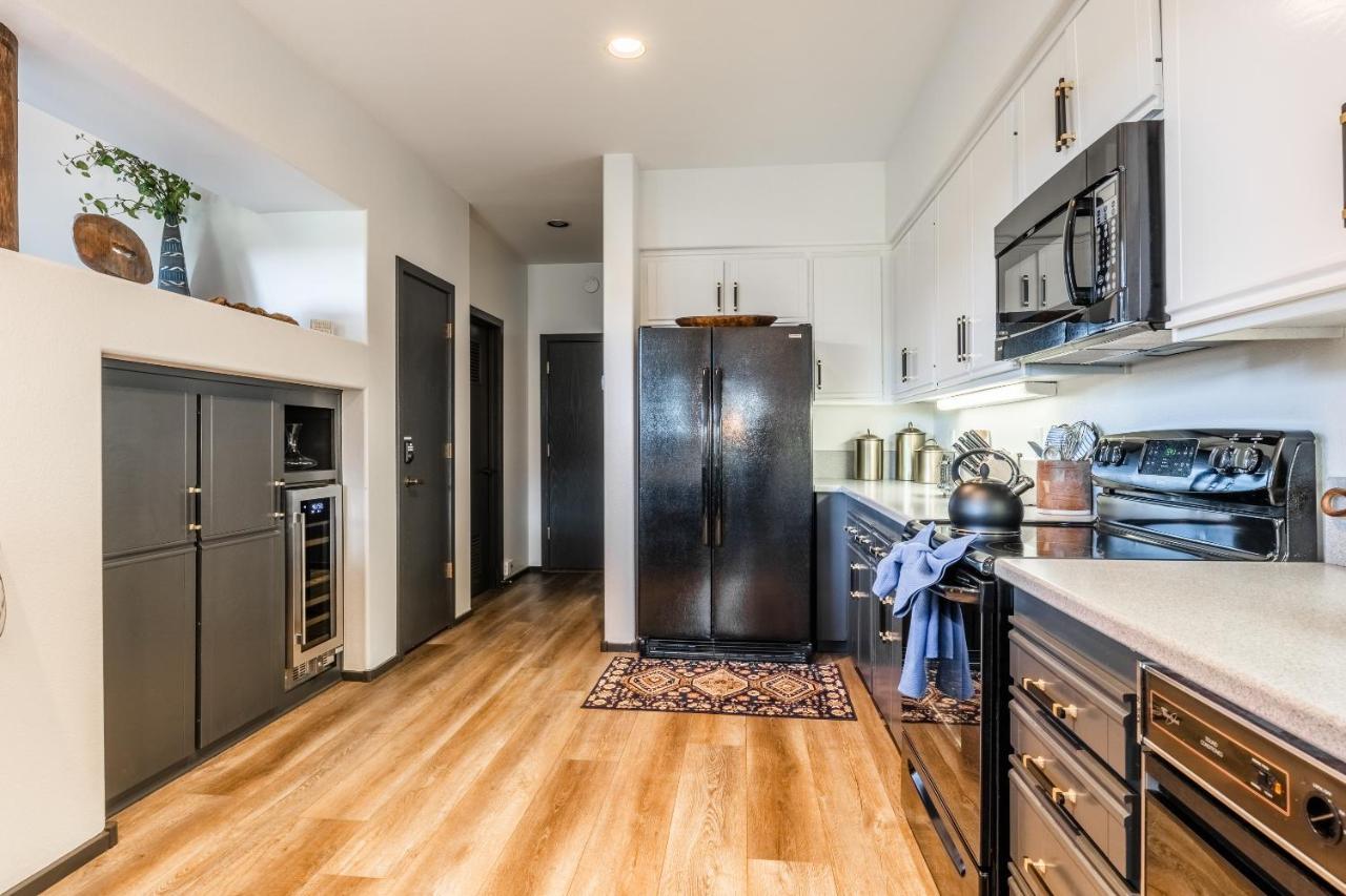 Great Views Fully Renovated Luxury 4 Bedroom 3 Full Bathrooms And Half Bath Snowcreek 732 Phase V Mammoth Lakes
