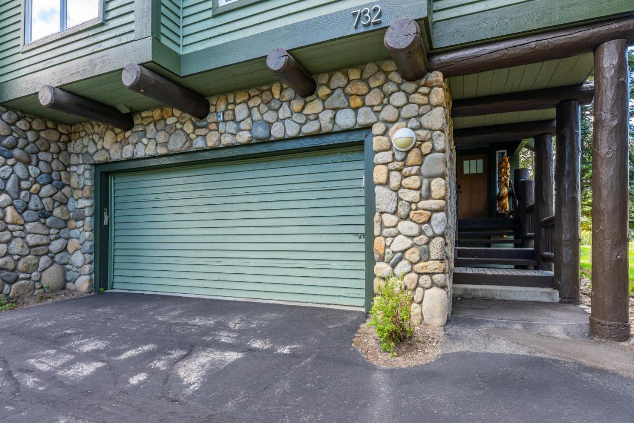 Great Views Fully Renovated Luxury 4 Bedroom 3 Full Bathrooms And Half Bath Snowcreek 732 Phase V *